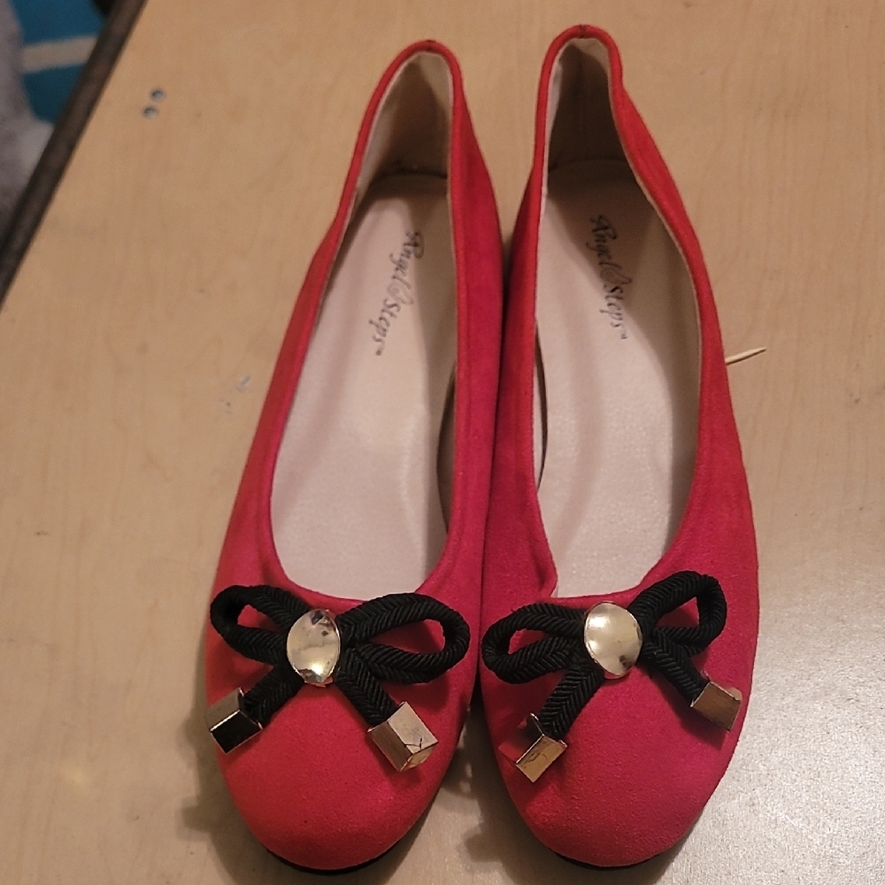 Elegant Red Flats with Bow Detail